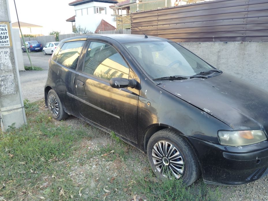 Vând Fiat punto benzină de 1,2