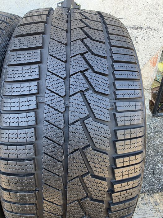 Vând două anvelope de iarna continental 245 35 20  dot 3823