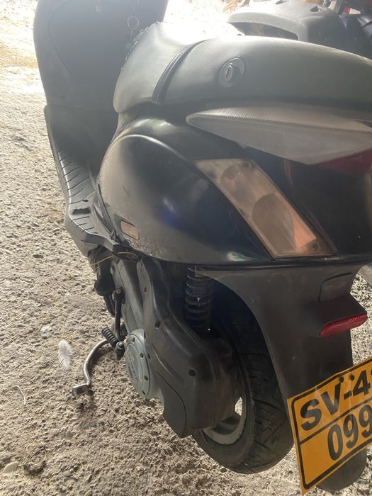 scuter piaggio 4t cu motor de 49cc