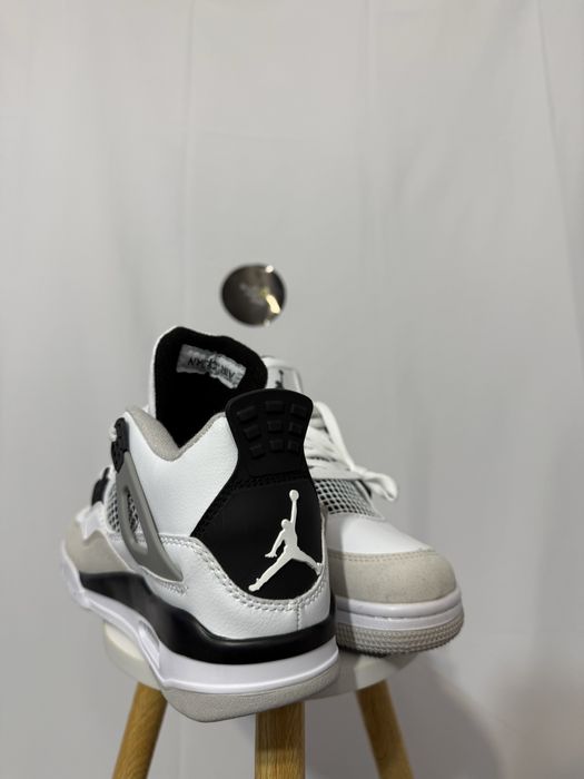 Adidasi Jordan 4 military black 40,41,43