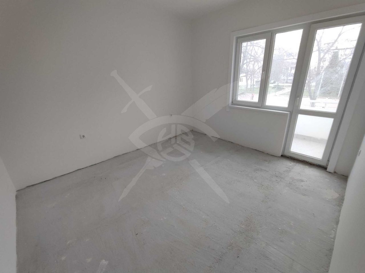 Продава се Тристаен апартамент в Варна, Чаталджа - 100 кв.м за 2000 €/кв.м - Снимка #1