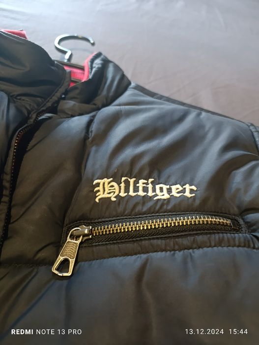 Vând geacă iarnă damă Tommy Hilfiger