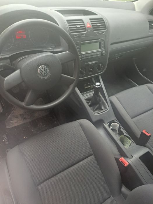 Vând golf5 1.6fsi