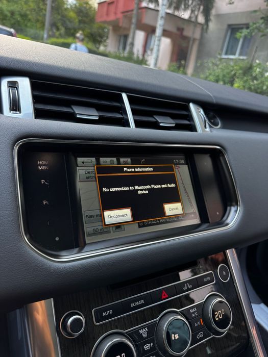 Persoana fizica vand range rover sport.
