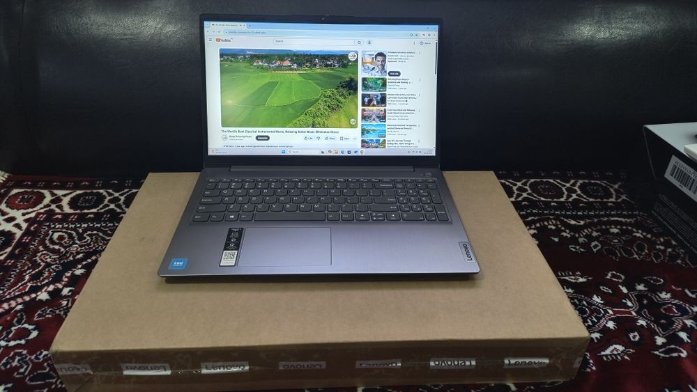 Laptop Lenovo aproape nou