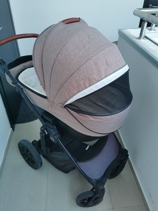 Продавам детска количка Kinderkraft Prime 3v1