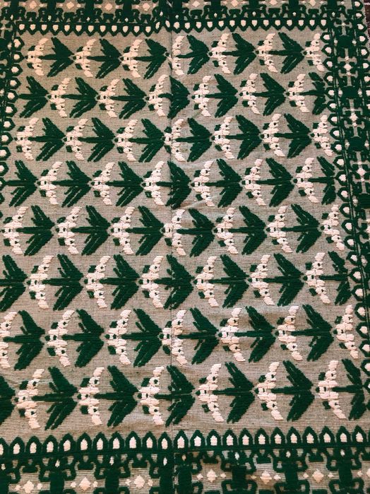 Vand cuverturi din lana, tesute manual