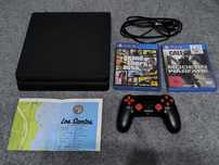 Consola PS4 cu GTA5 si Call of Duty