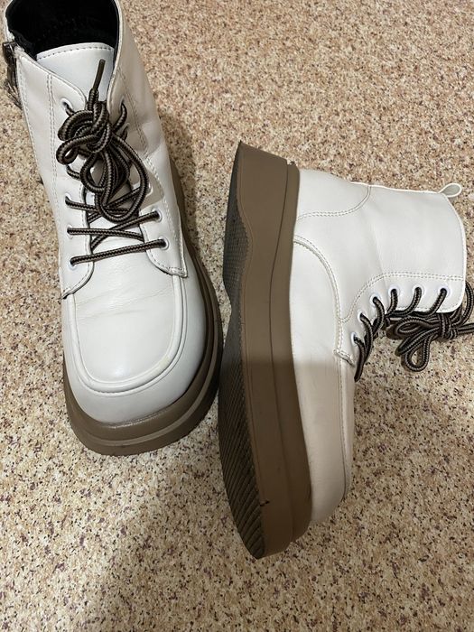 Безторг . Полусапожки  женские  продам  недорого