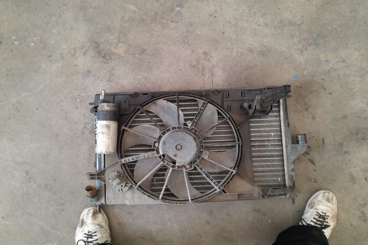 Radiator apa racire motor COMPLECT Dacia Logan 1 [2004 - 2008] Sedan