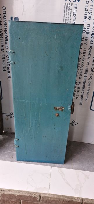 Продам сейф металическии