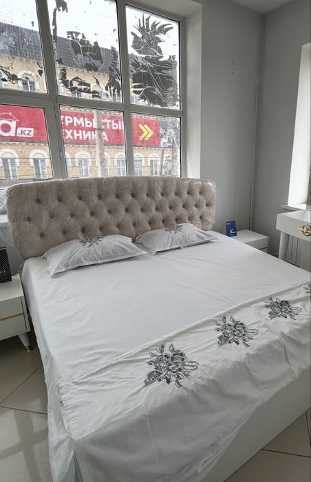 Кровать с подъемным механизмом 180х200