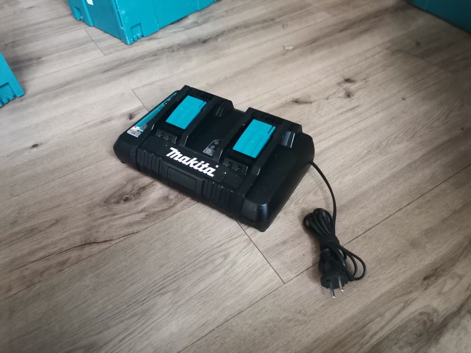 Makita Încărcător dublu