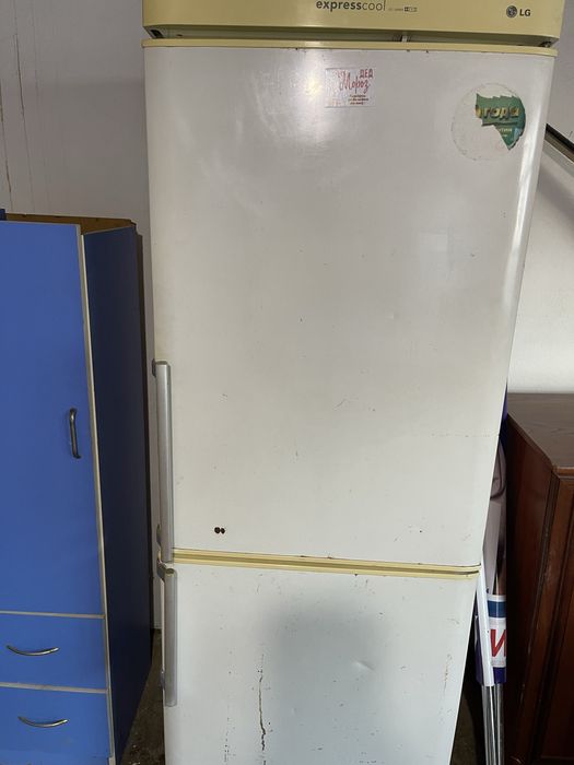Холодильник lg рабочий в хорошем состояний