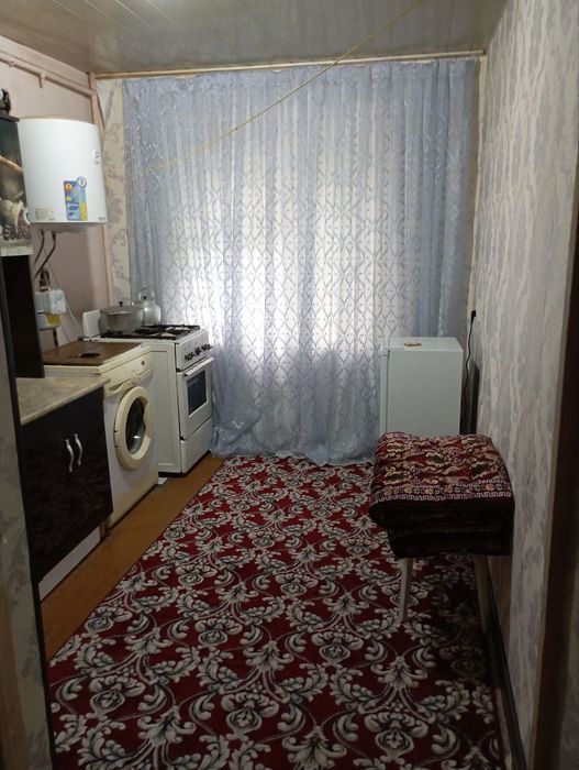 Чирчик шахар троиски фискултурни институни йонида жойлашган.