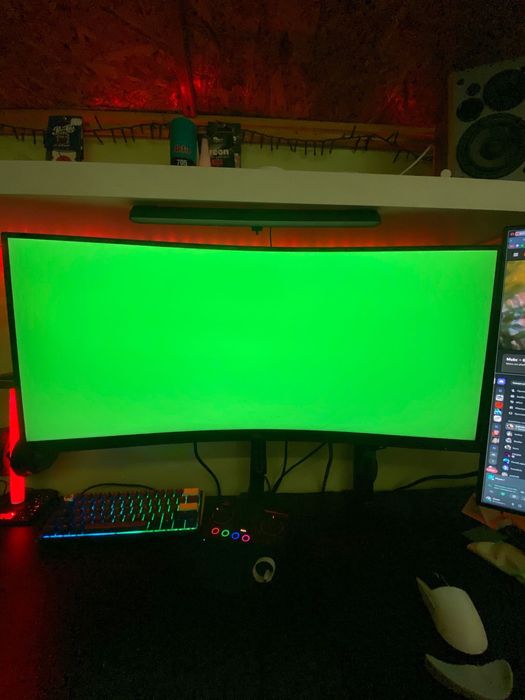 Продавам монитор AOC G2 CU34G2XP 4К 144 HZ