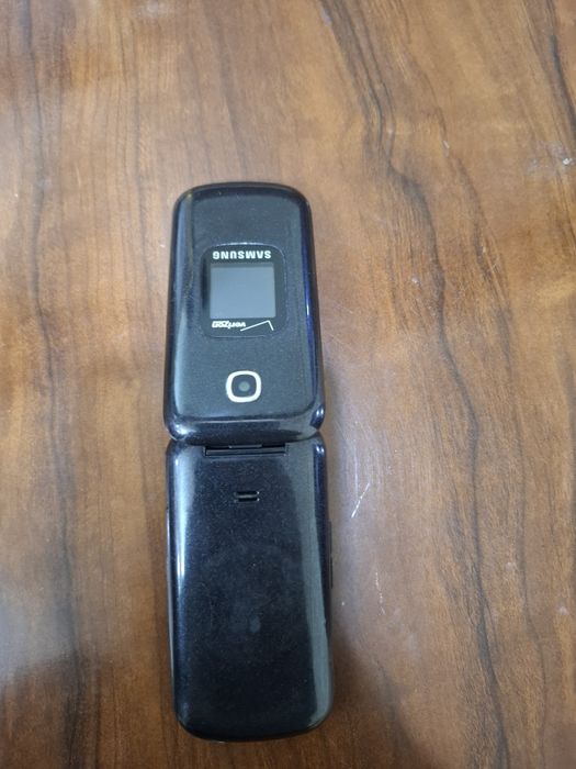 Samsung gusto 3 telefoni