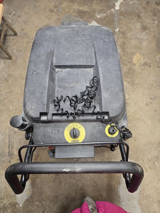 Подопочистващ автомат Karcher BR 40/25