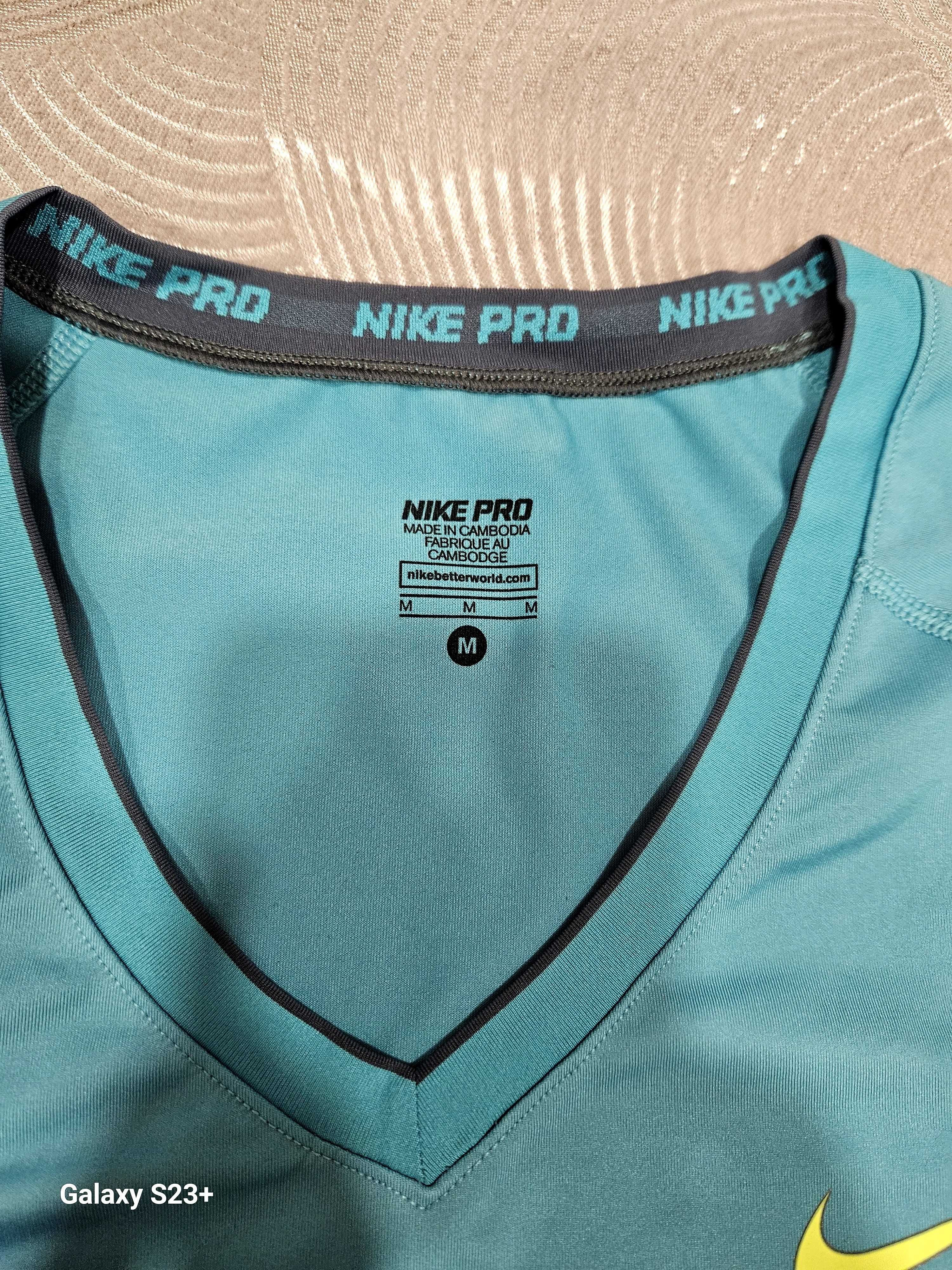 Дамски оригинални фитнес тениски Nike