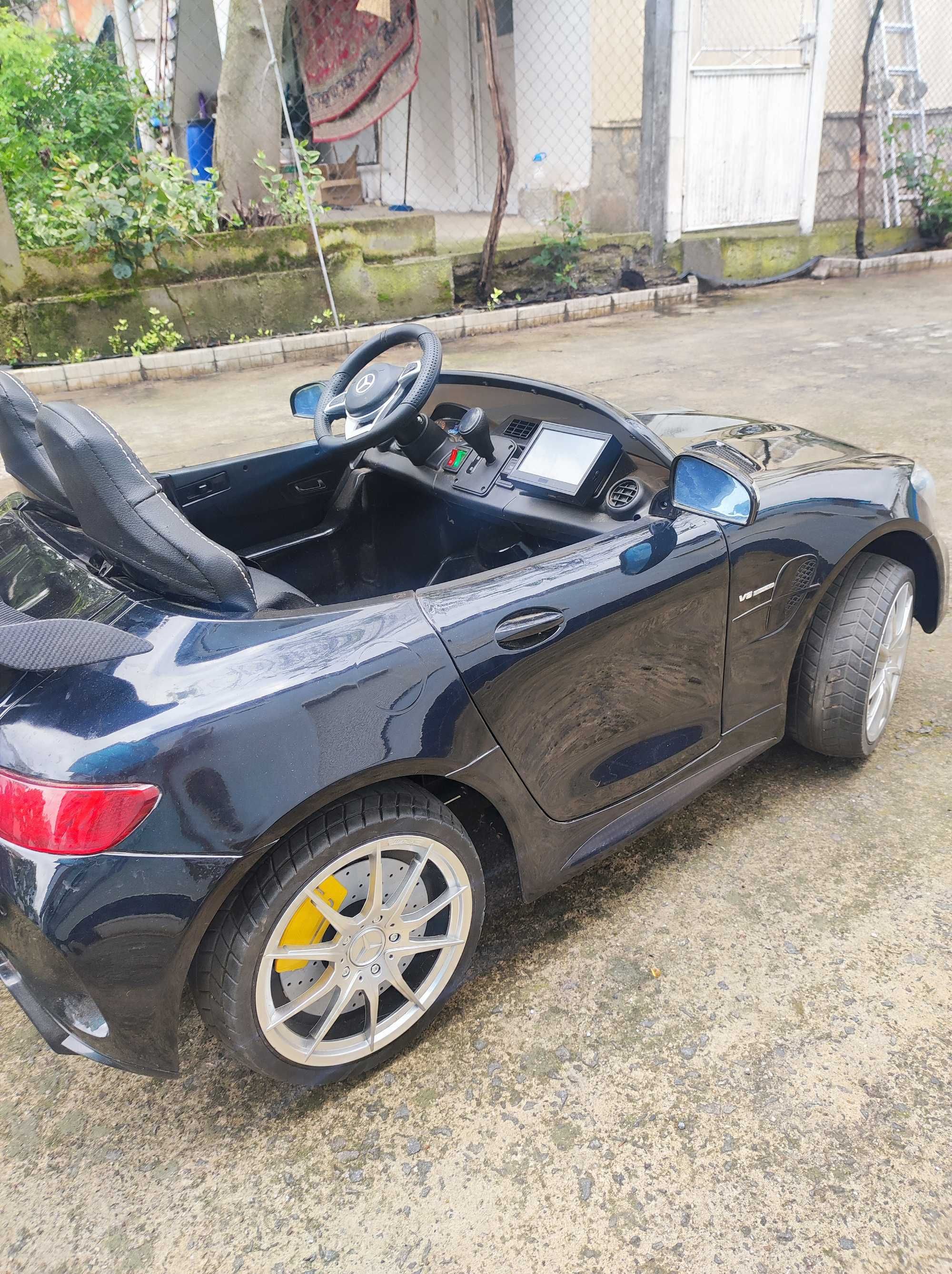 Акумулаторна кола Мерцедес GTR