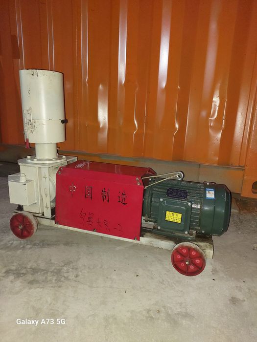 Гранулятор для кормов в рассрочку.
Мощность 4 кВт 
Напряжение 380В
Про