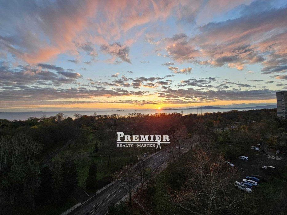 Продава се Тристаен апартамент в Бургас, Акациите - 71 кв.м за 2575 €/кв.м - Снимка #1