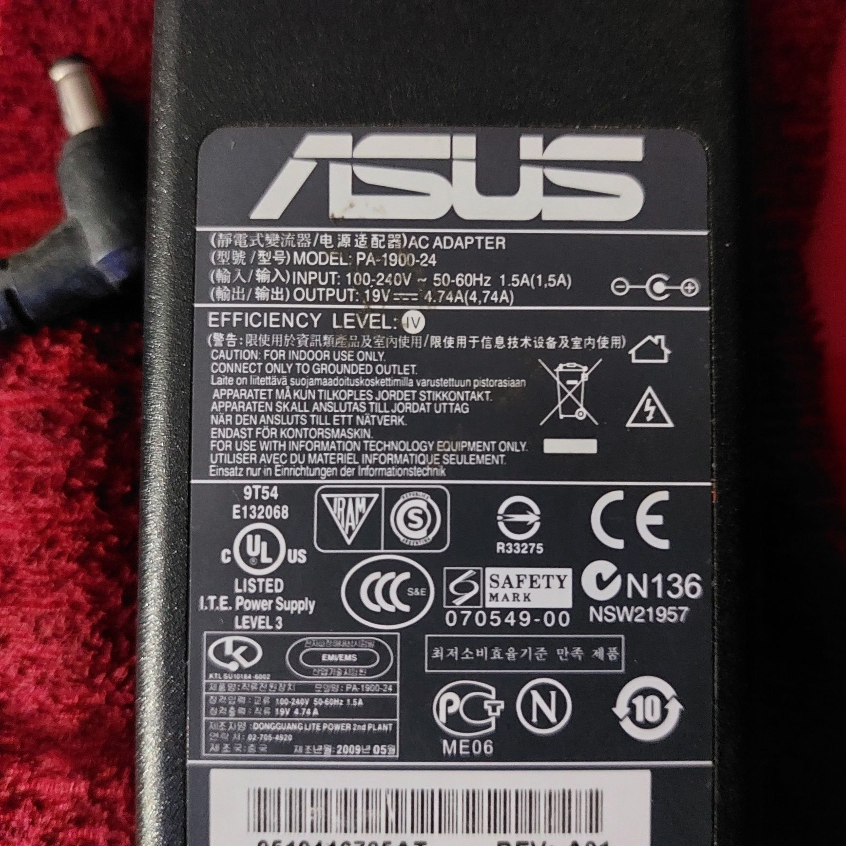 Alimentator 19 v Asus