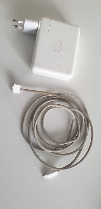 Продавам MacBook Pro, M1, 16GB RAM, 500GB SSD, 16 inch, 2021г.