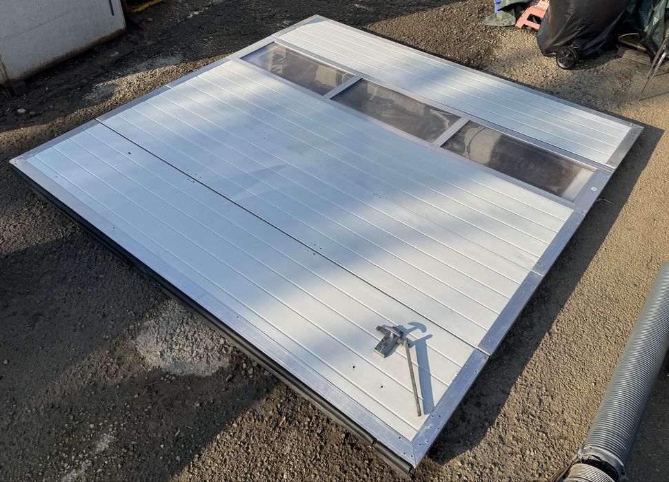 USA SECTIONALA  INDUSTRIALA poarta garaj  H 306 x L310  Garantie 6 buc