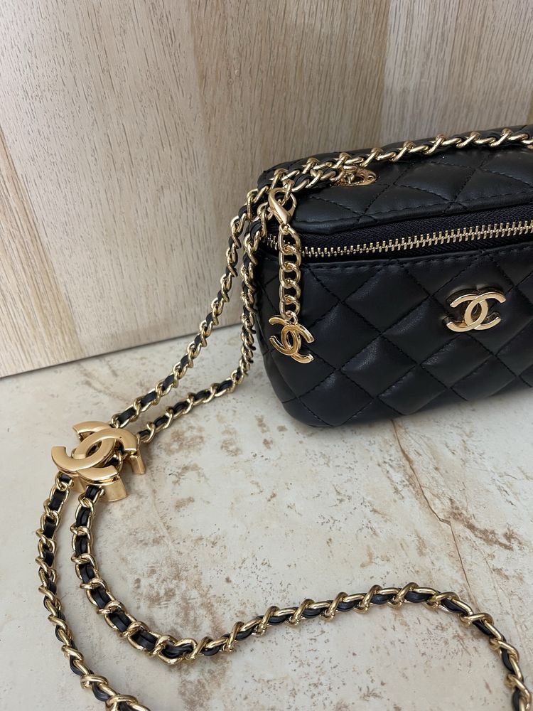 Черно куфарче Chanel