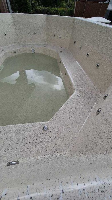 Piscină mică din fibră de sticlă – Pachet FULL cu hidromasaj