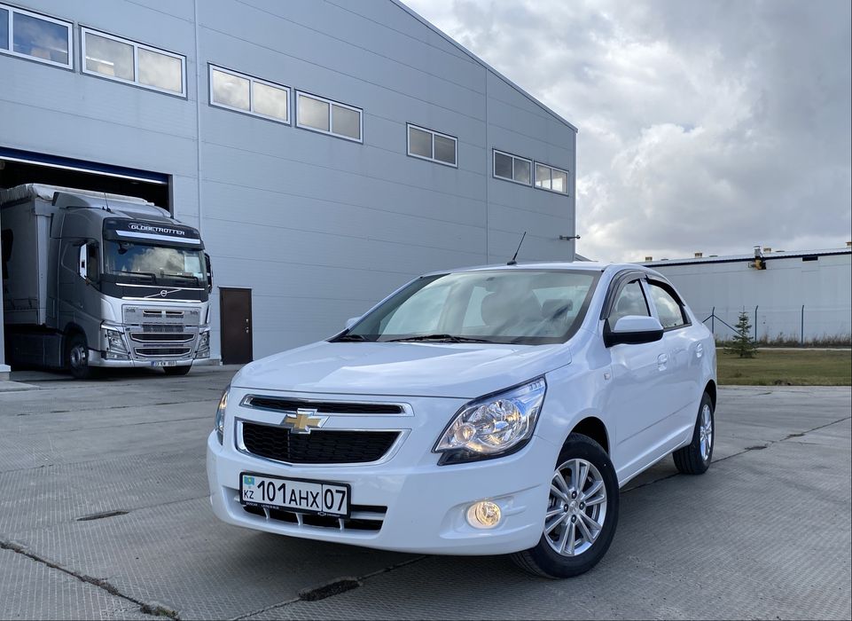 Сдам машину с водителем! Авто 2025 года новая