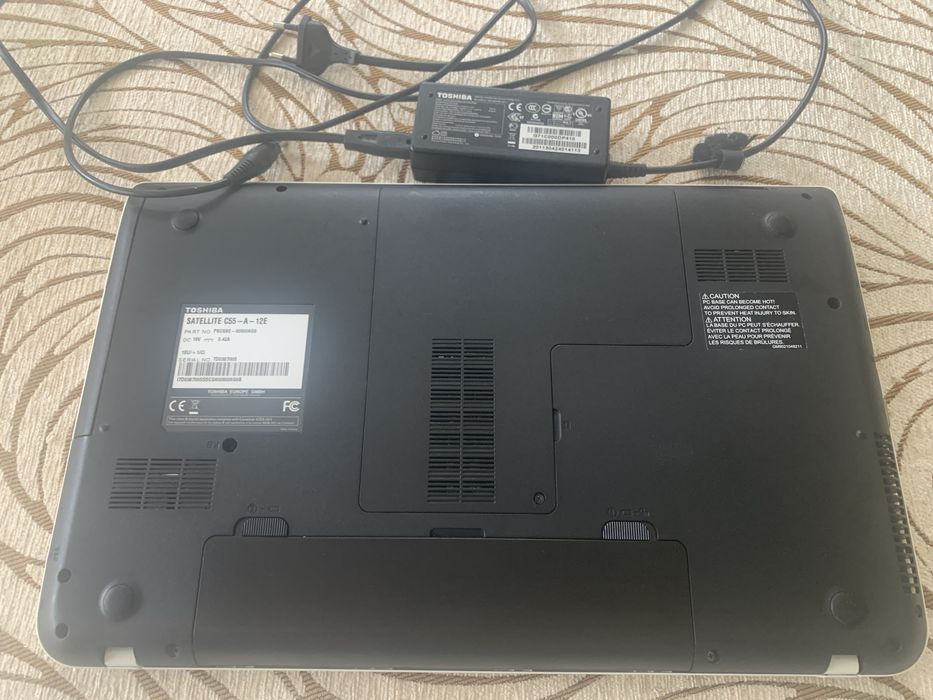 Laptop Toshiba 15.6'' Satellite Intel Core I3-2.5Ghz, 8GB, upgrade SSD