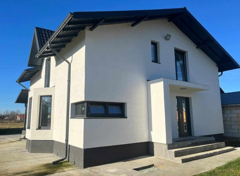 Balustrada de sticla cu profil de aluminiu