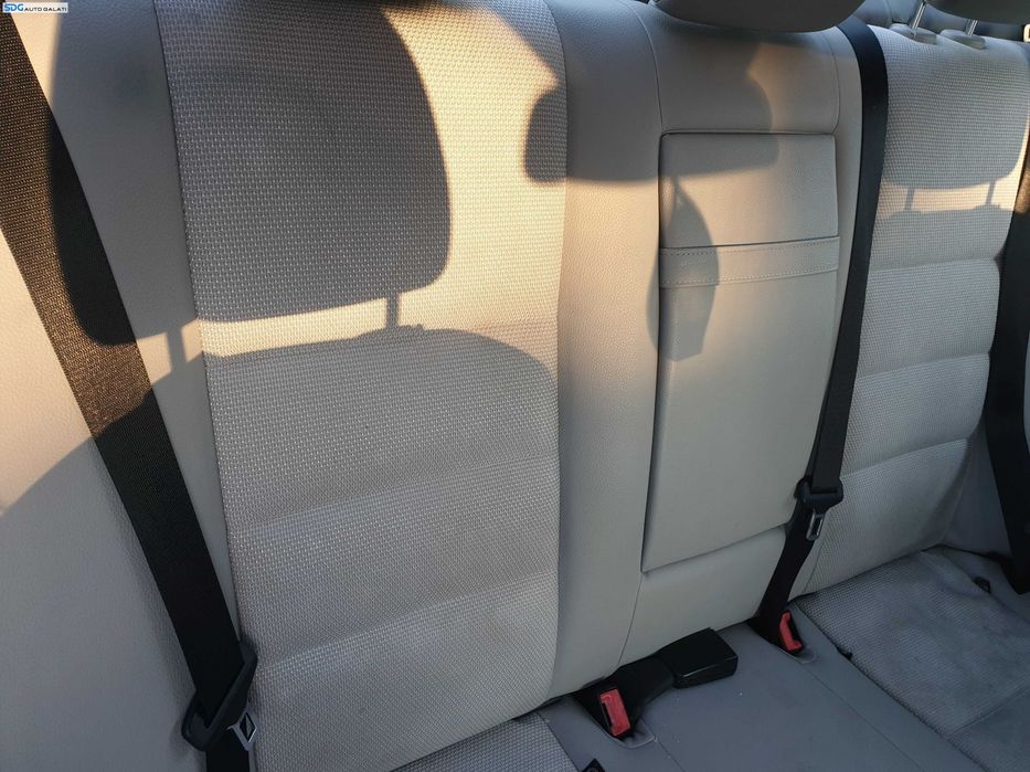 Interior Piele Scaun Scaune Stanga Dreapta Fata FARA Incalzire si Bancheta cu Spatar Fara Rabatare cu Imperfectiuni Mercedes Clasa C Class W204 Sedan Berlina 2007 - 2014 [K1561]