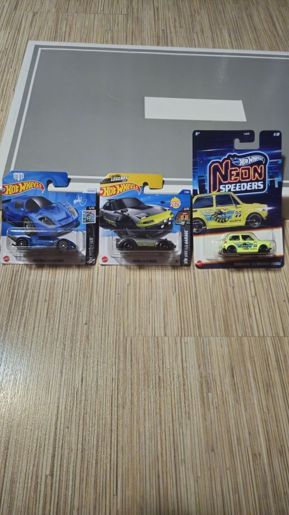 Hot wheels метални колички,нови!