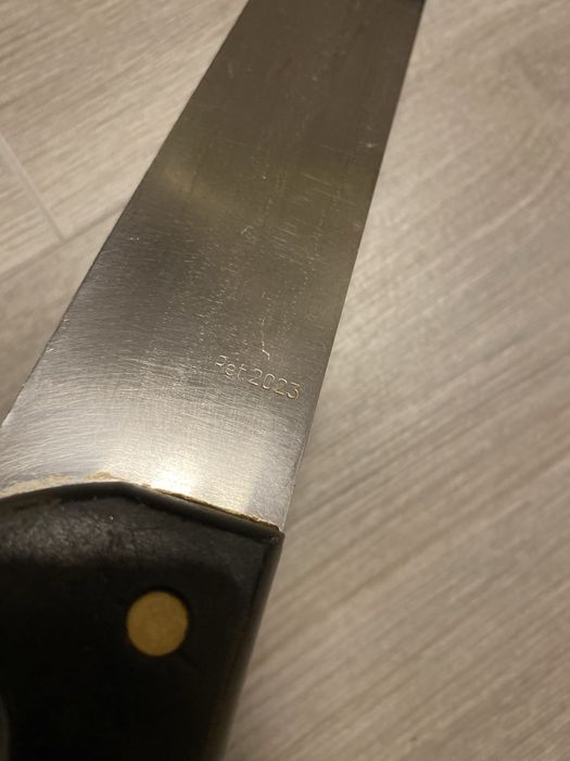 Cutit de diumensiuni mari Dumas