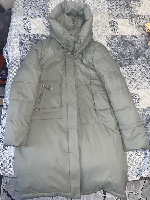 Зимняя куртка , пуховик
