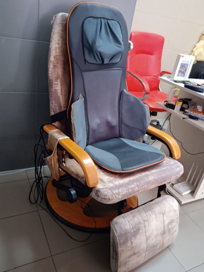 Стол с шиацу-масажорна подложка Medisana