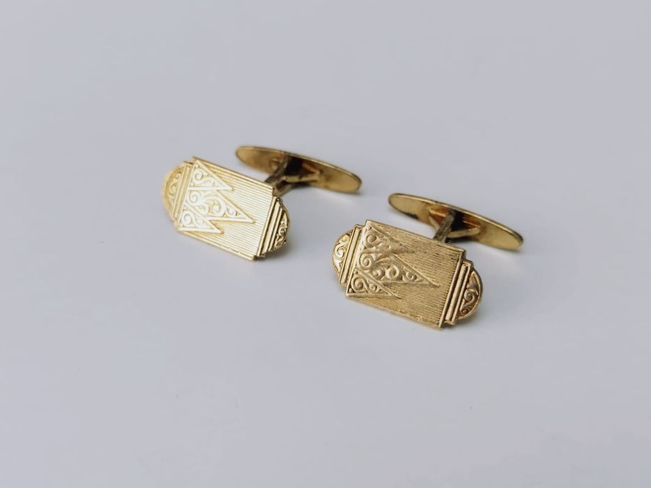 Butoni placati cu aur