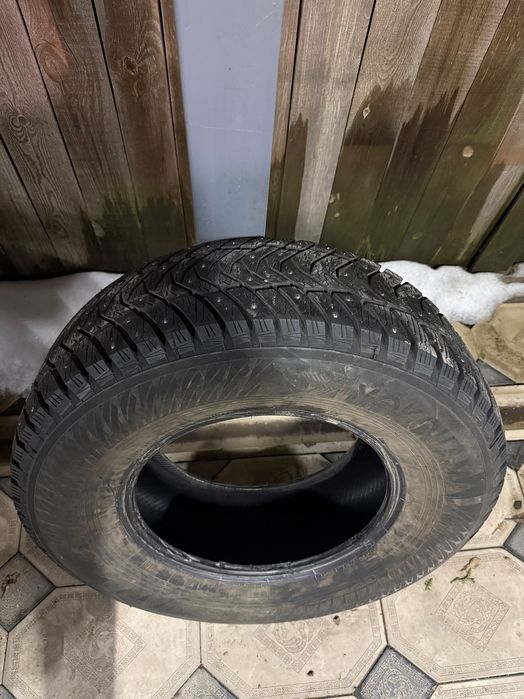 Yokohama IceGuard ig65 - зимняя шипованная резина. Один баллон.