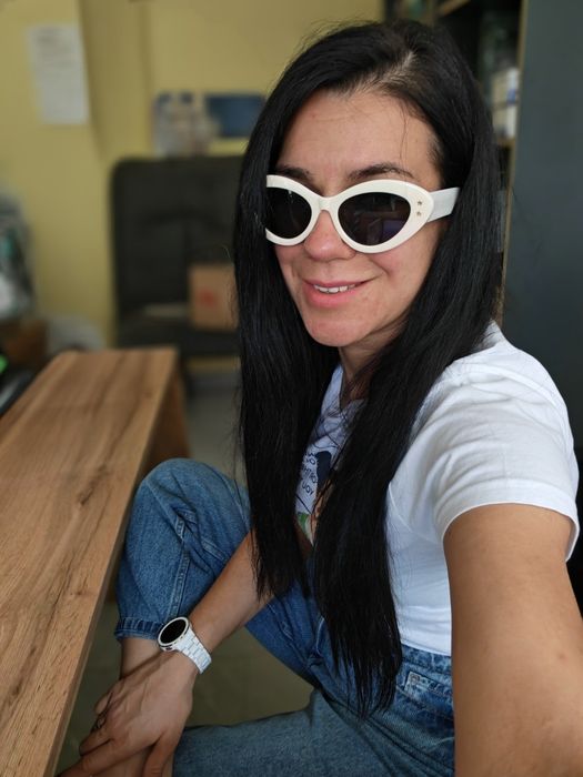 Бели слънчеви очила