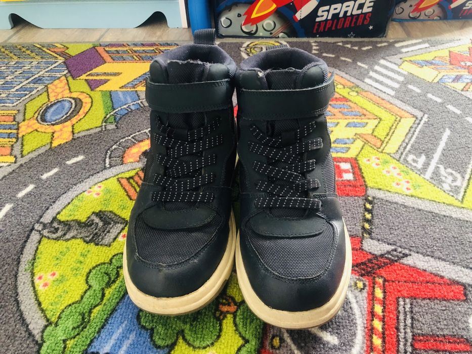 Боти HM за момче