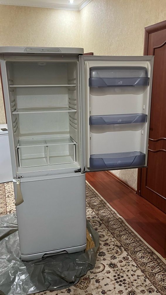 Холодильник Бирюса в рабочем состоянии