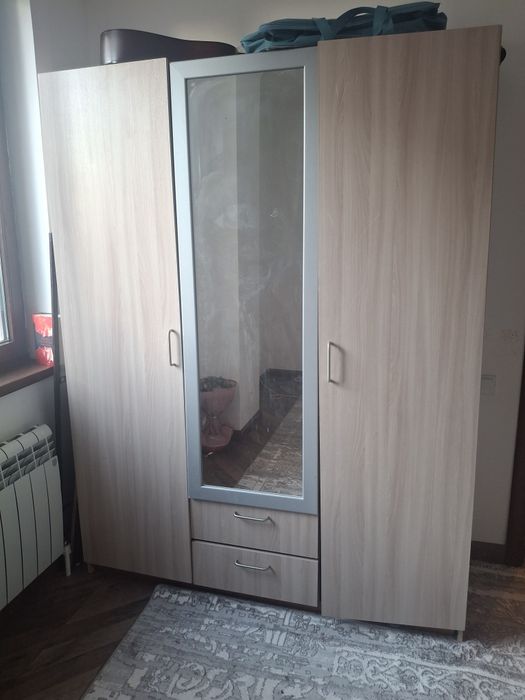 Продам шкаф! Недорого,Самовывоз