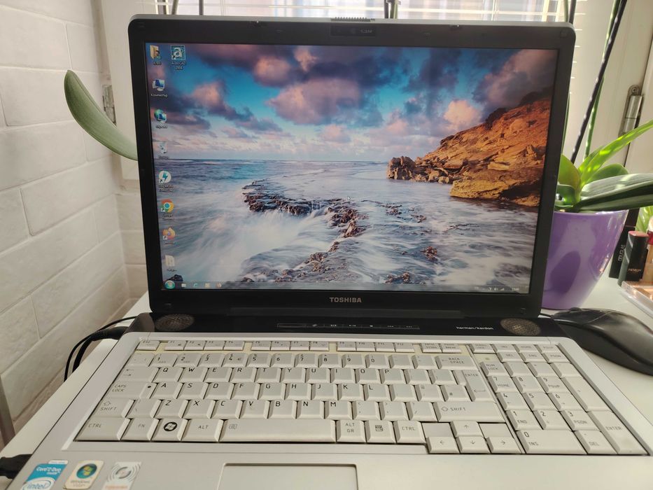 Лаптоп Toshiba Satellite P200-16V