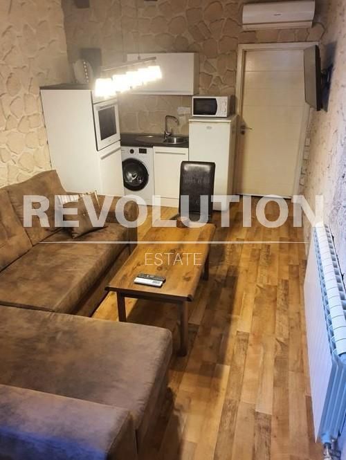 Етаж от къща в м-т Траката!