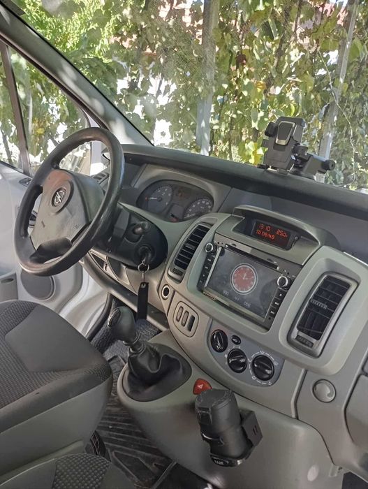 Vand opel vivaro 2.0  cdti tel