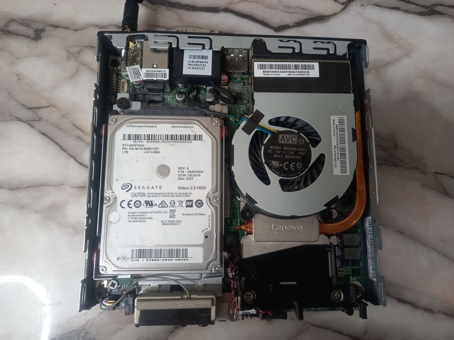 Мини компютър Lenovo M700 Tiny  Intel Core i5-6400T 12gb ssd+hdd