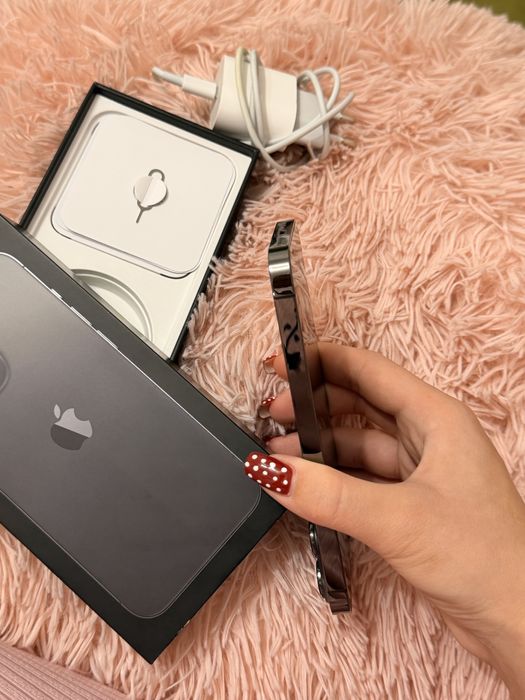 Iphone 13 pro 256 gb + зарядно с адаптер